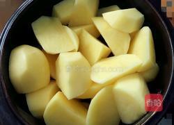 土豆烧五花肉的做法图解3