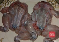 泡椒牛蛙的做法图解1