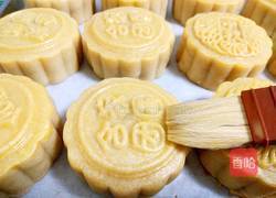广式月饼(100克莲蓉蛋黄馅)的做法图解33