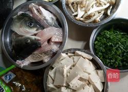 酸菜豆腐蟹味鱼的做法图解1