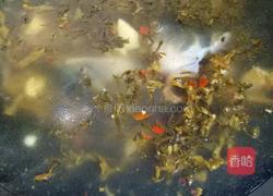 酸菜豆腐蟹味鱼的做法图解3