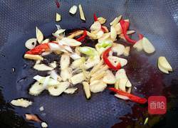 葱爆蛏子的做法图解4