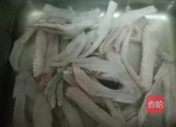 卤鹅掌翼的做法图解1