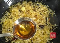 排骨酸菜炖粉条的做法图解9