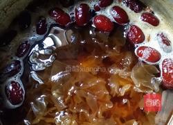 红枣枸杞银耳汤的做法图解6