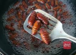 干煸蝉蛹的做法图解1