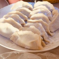 芹菜胡萝卜肉饺子的做法[图]