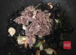 黑木耳虾仁炒肉的做法图解8
