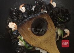 黑木耳虾仁炒肉的做法图解7