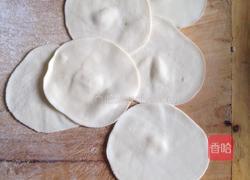 和面擀水饺皮的做法图解3