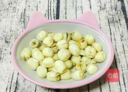 鲜芡实莲子百合糖水的做法图解4