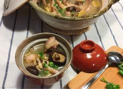眉豆香菇煲鸡脚汤