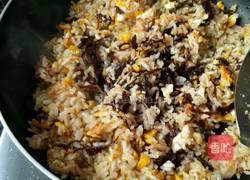 酸菜蛋炒饭的做法图解7