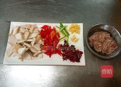 杏鲍菇炒肉的做法图解1