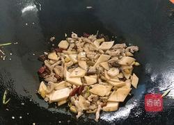 杏鲍菇炒肉的做法图解7