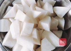 红烧白萝卜的做法图解1