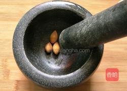 桃胶薏仁白果汤的做法图解11
