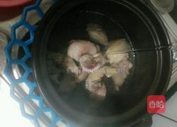 鸡腿菌菇砂锅面的做法图解3