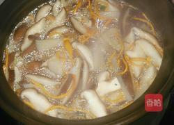 鸡腿菌菇砂锅面的做法图解5