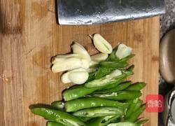 蒜苗炒肉的做法图解2