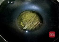 青椒黑木耳炒鸡蛋的做法图解2