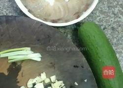 虾仁炒丝瓜的做法图解2