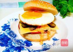 煎蛋汉堡的做法图解10
