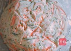 胡萝卜黄瓜饼的做法图解3