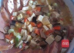 香肠蒸蛋的做法图解1