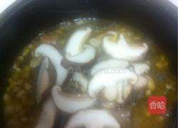 香菇黄豆炖鸡骨的做法图解7