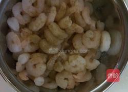 虾仁鸡蛋的做法图解2