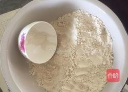 蒸莜面饸饹的做法图解1