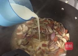 奶油蘑菇意面的做法图解5