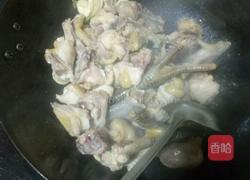 香菇玉米鸡肉汤的做法图解3