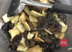 木耳大葱煎豆腐的做法图解4