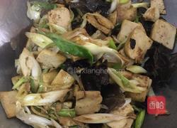 木耳大葱煎豆腐的做法图解6