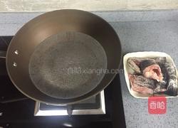 酱五香黑鱼块的做法图解3