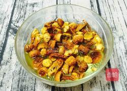 姬松茸猪骨煲汤的做法图解2