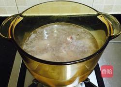 姬松茸猪骨煲汤的做法图解4