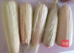 煮玉米的做法图解1