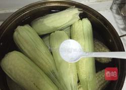 煮玉米的做法图解3