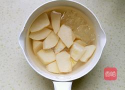 冰糖雪梨的做法图解2