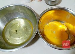 喷花可可戚风蛋糕的做法图解2