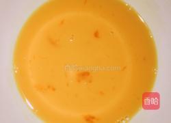 牛奶炖蛋的做法图解1