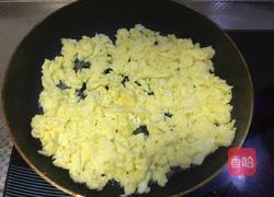 韭菜鸡蛋馅饼的做法图解3