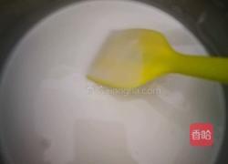 红豆沙馅椰蓉卷的做法图解1