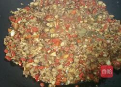 香菇辣肉酱的做法图解4
