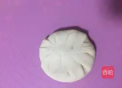 Illustration of how to make vermicelli meat pie 23