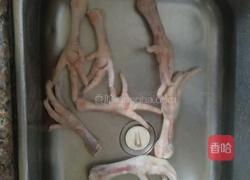 花生黄豆鸡爪汤的做法图解3
