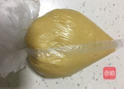 豆沙蛋黄月饼的做法图解8